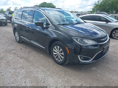 CHRYSLER PACIFICA 2017