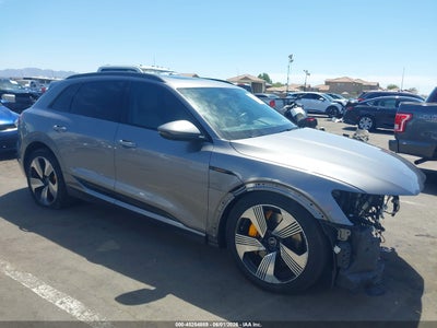 AUDI E-TRON 2022