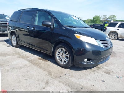 TOYOTA SIENNA 2015