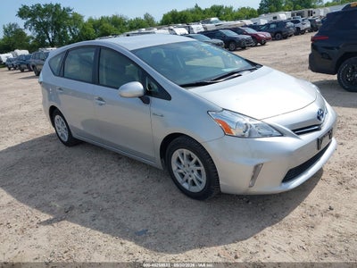 TOYOTA PRIUS V 2013