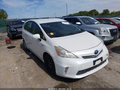 TOYOTA PRIUS V 2012