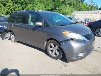 TOYOTA SIENNA 2013