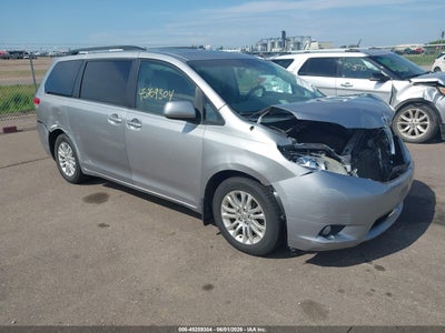 TOYOTA SIENNA 2012