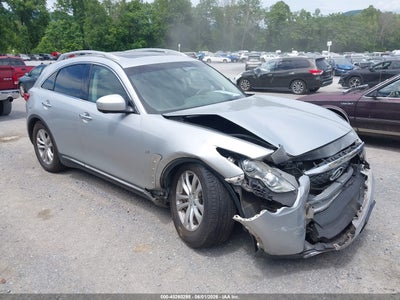 INFINITI QX70 2017