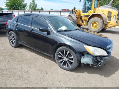 CHRYSLER 200 2011