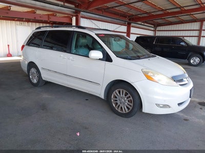 TOYOTA SIENNA 2010