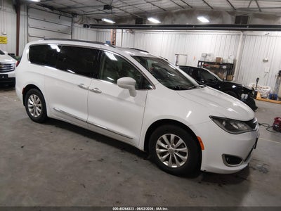 CHRYSLER PACIFICA 2018