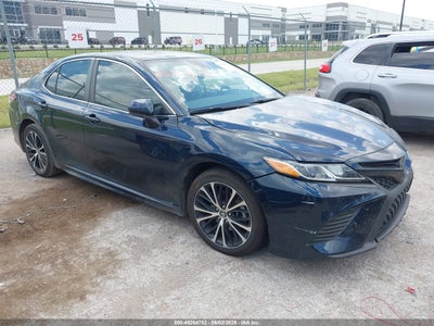 TOYOTA CAMRY 2020