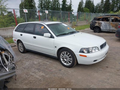 VOLVO V40 2004