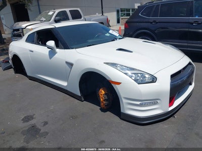 NISSAN GT-R 2015