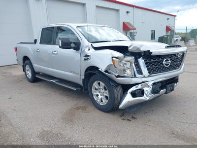 NISSAN TITAN 2017