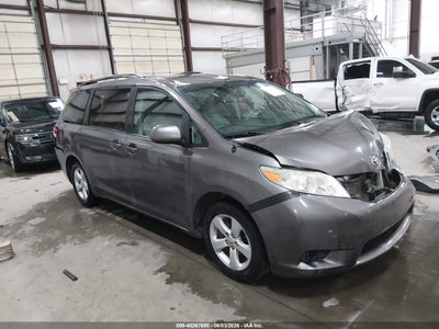 TOYOTA SIENNA 2012