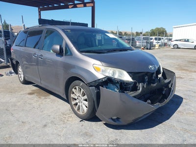 TOYOTA SIENNA 2014