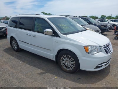 CHRYSLER TOWN & COUNTRY 2014
