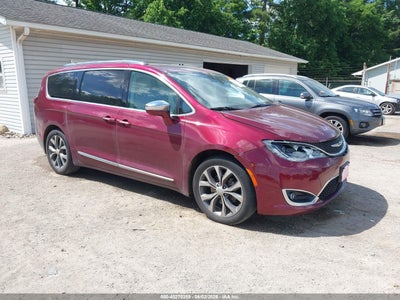 CHRYSLER PACIFICA 2017