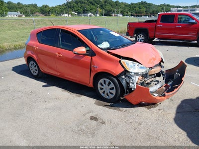 TOYOTA PRIUS C 2013