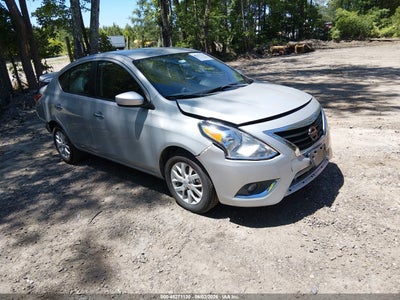 NISSAN VERSA 2017