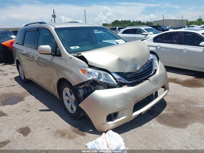 TOYOTA SIENNA 2013