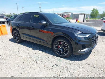 AUDI Q8 2020