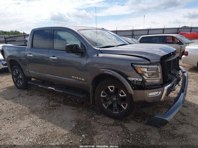 NISSAN TITAN 2021