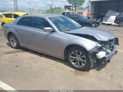 CHRYSLER 300 2015
