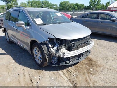 CHRYSLER PACIFICA 2017