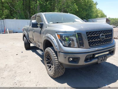 NISSAN TITAN 2019
