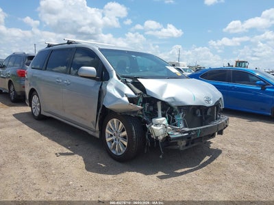 TOYOTA SIENNA 2015
