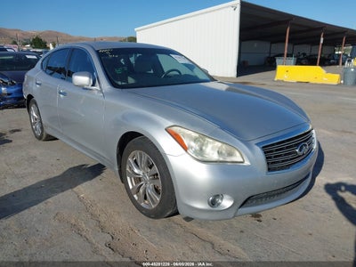 INFINITI M37 2011