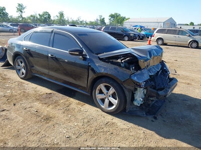 VOLKSWAGEN PASSAT 2012