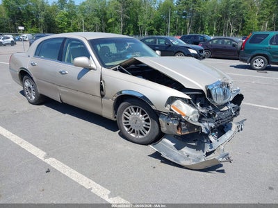 LINCOLN TOWN CAR 2009