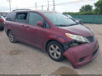 TOYOTA SIENNA 2014