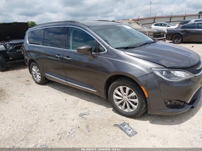 CHRYSLER PACIFICA 2017