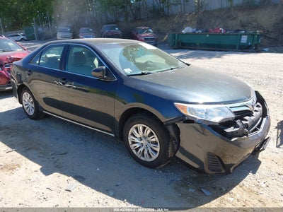 TOYOTA CAMRY 2012