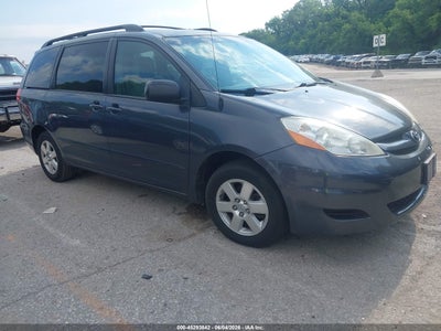 TOYOTA SIENNA 2010