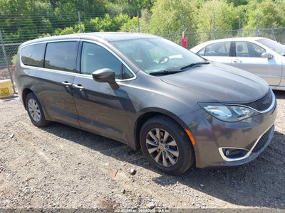 CHRYSLER PACIFICA 2017