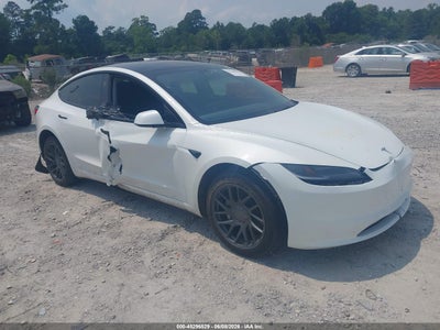 TESLA MODEL 3 2025