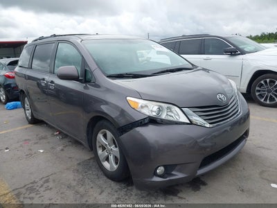 TOYOTA SIENNA 2012
