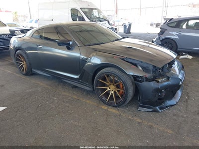 NISSAN GT-R 2014