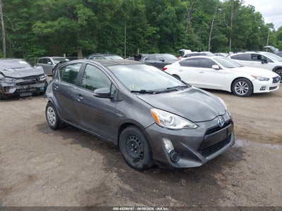 TOYOTA PRIUS C 2015