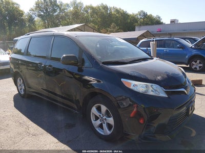 TOYOTA SIENNA 2018