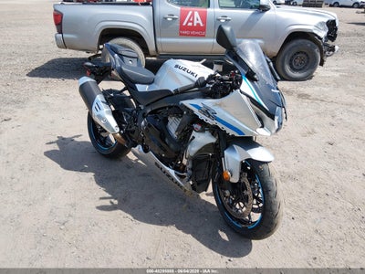 SUZUKI GSX-R1000 2025