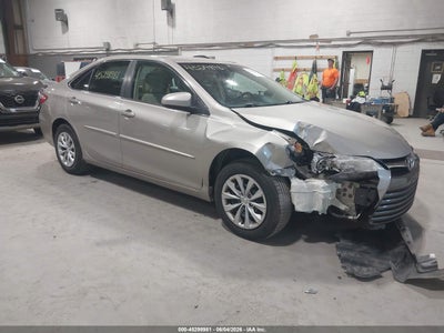 TOYOTA CAMRY 2016