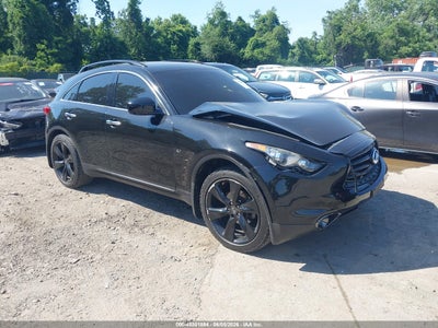 INFINITI QX70 2015