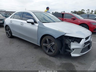 MERCEDES-BENZ A 220 2020