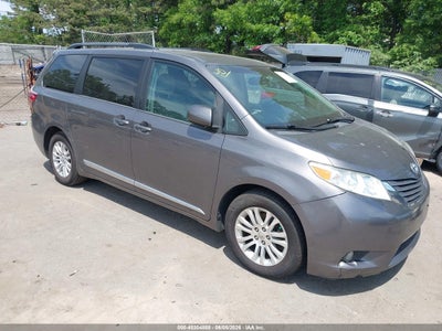 TOYOTA SIENNA 2017