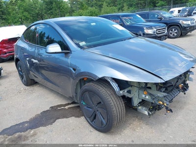 TESLA MODEL Y 2026