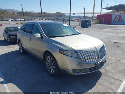 LINCOLN MKT 2011