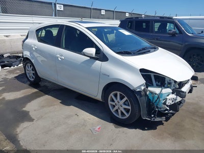 TOYOTA PRIUS C 2015