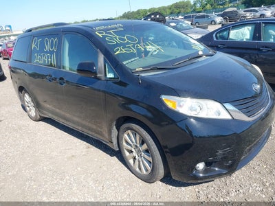 TOYOTA SIENNA 2012
